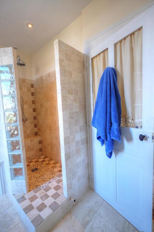 Chateau Du Beugnon Bed & Breakfast Tigné Стая снимка