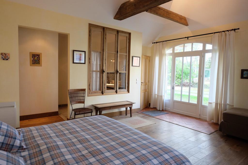 Chateau Du Beugnon Bed & Breakfast Tigné Стая снимка