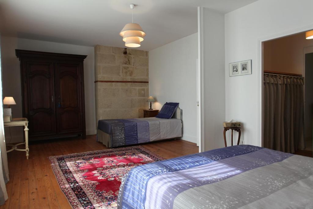 Chateau Du Beugnon Bed & Breakfast Tigné Стая снимка